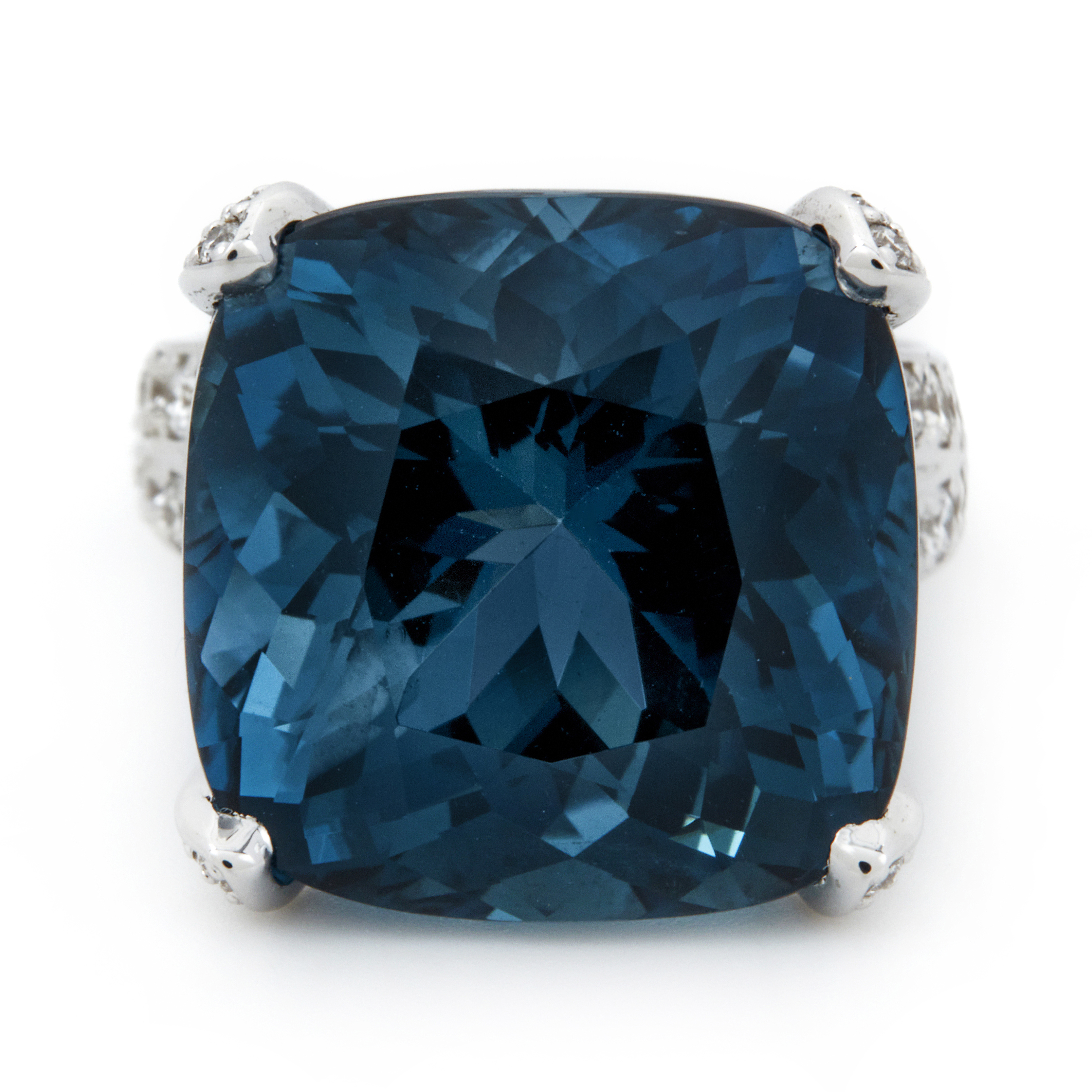 Inel GALA din aur alb de 18k cu topaz london (28.51 ct.) si diamante (2.028 ct.)