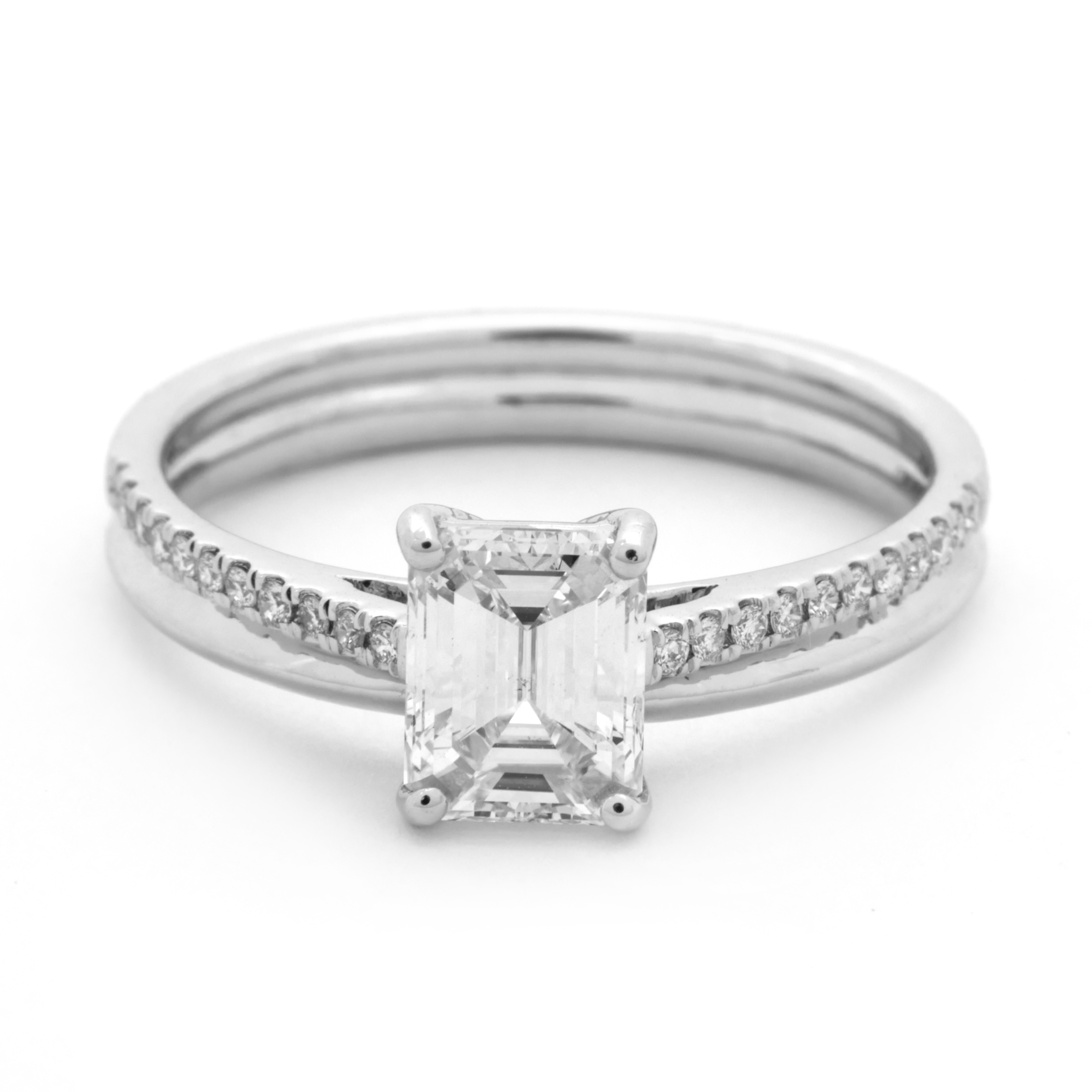 Inel DIAMONDS din aur alb de 18k cu diamant central de 1.00 ct (GIA)