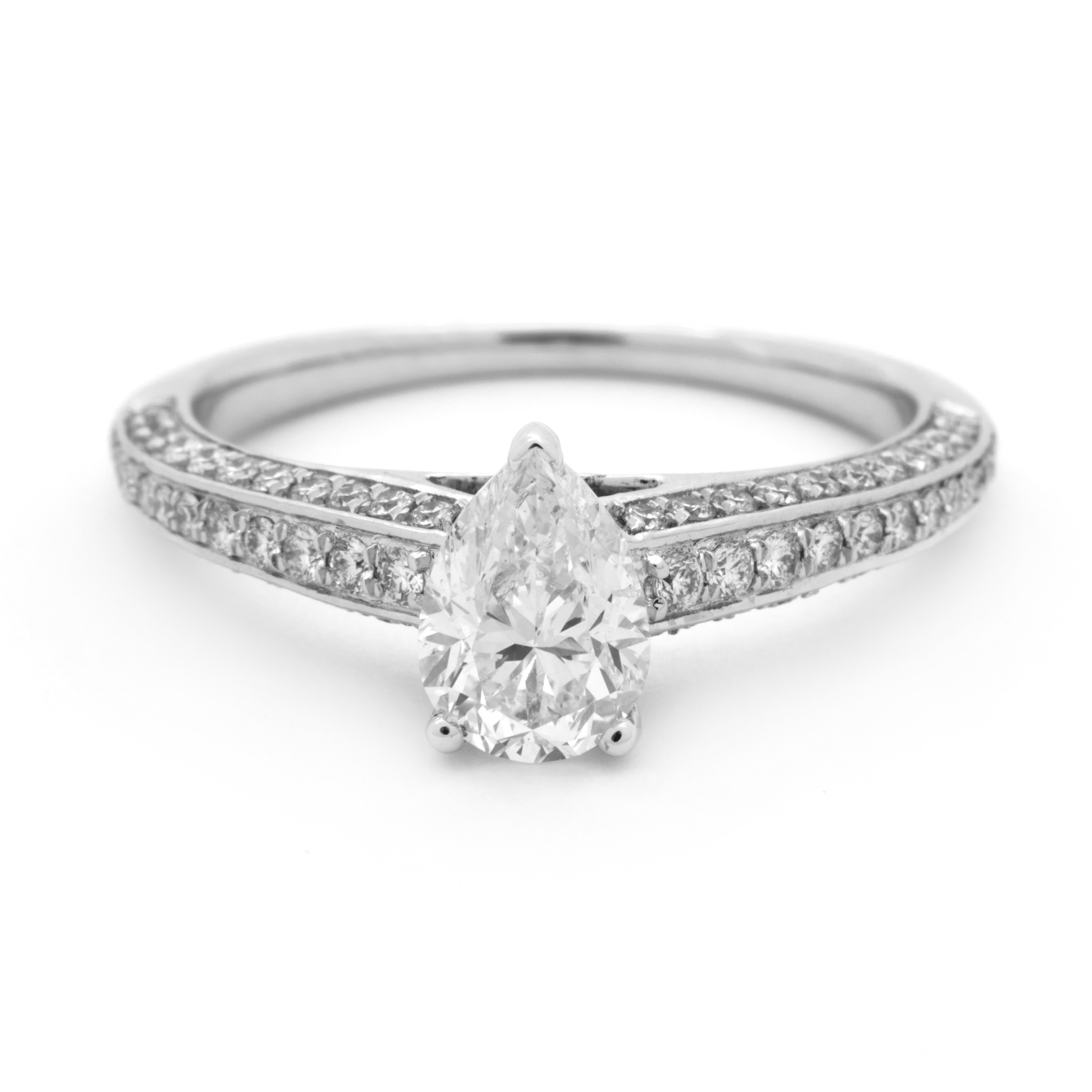 Inel DIAMONDS din aur alb de 18k cu diamant central de 0.9 ct. (GIA)