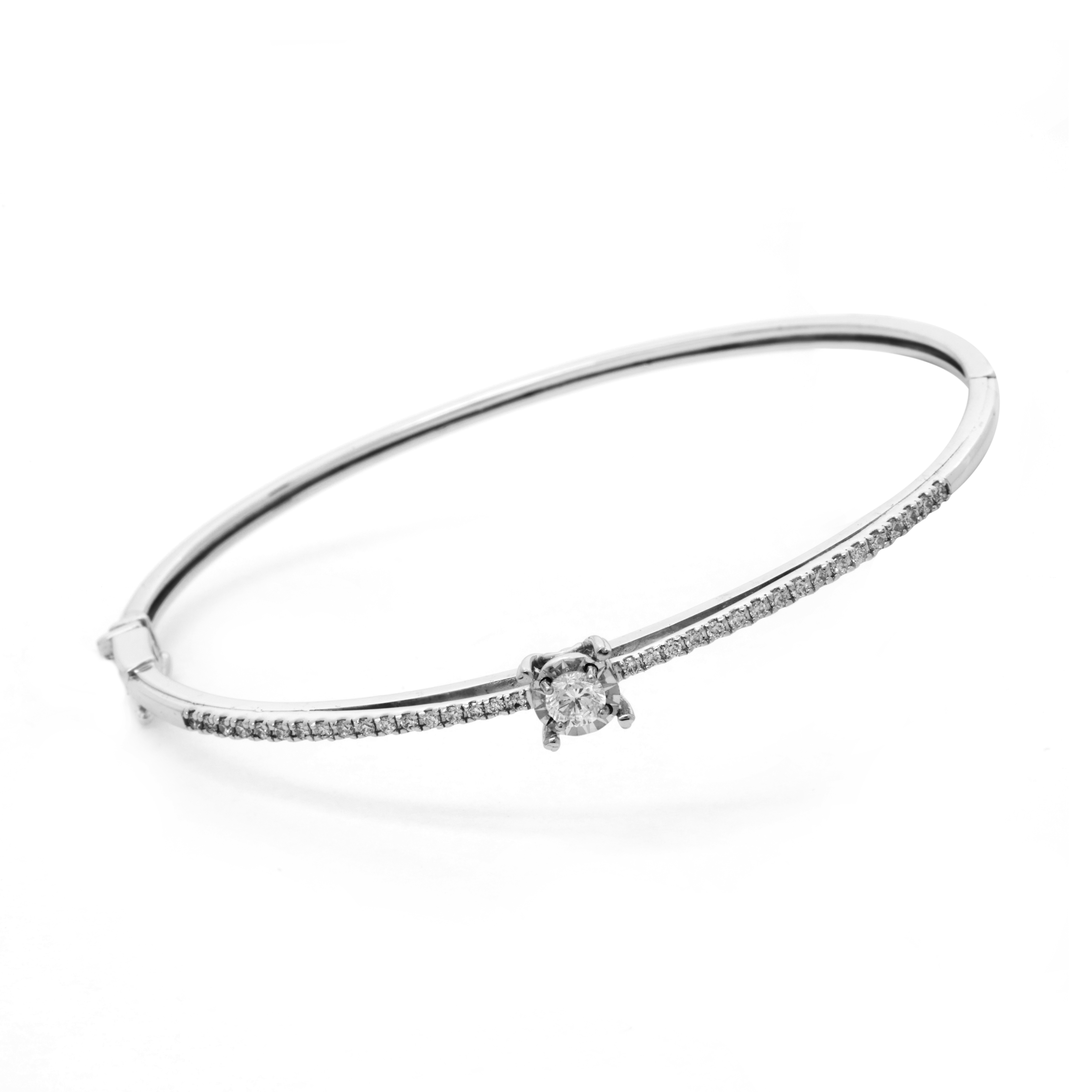 Bratara fixa DIAMONDS din aur alb de 18k cu diamante (0.55 ct.)