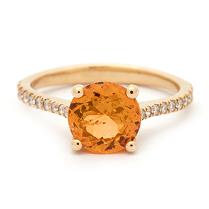 Inel TIMELESS din aur galben de 18k cu granat spesartit si diamante